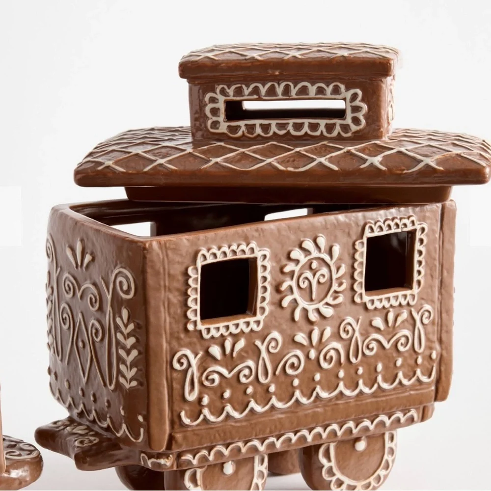Pottery Barn Gingerbread Train NWT
